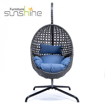 Muebles de exterior Sunshine, silla colgante de jardín de ratán de mimbre con cojín y cubierta para entrar o salir