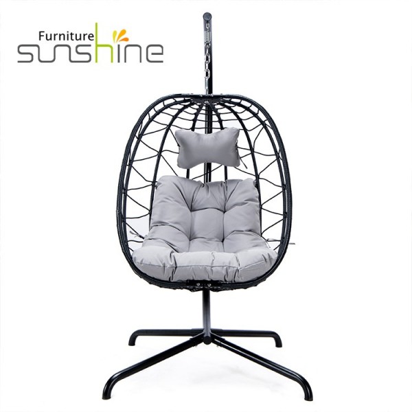 屋外の家具の金属の卵の掛かる振動椅子の庭の座席テラスの椅子の振動