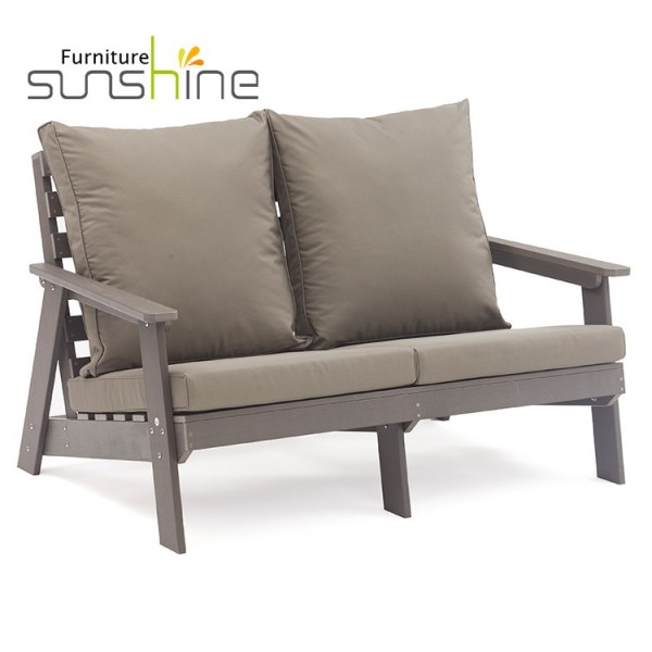 आधुनिक आउटडोर सोफा गार्डन लाउंज कुशन गार्डन फर्नीचर के साथ पनरोक प्लास्टिक की लकड़ी की कुर्सी सेट करें