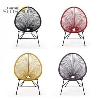 เฟอร์นิเจอร์สวนพักผ่อนที่มีสีสันยอดนิยมเก้าอี้กลางแจ้งเก้าอี้หวายนกยูงและโต๊ะ