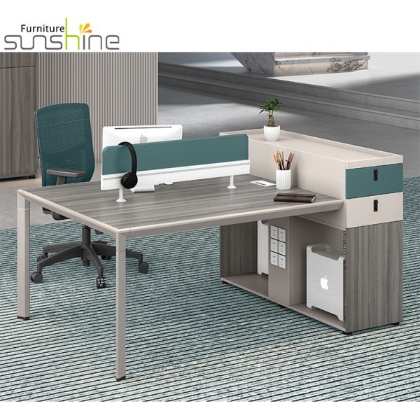 Neue zeitgenössische Metallrahmen MDF Panel Workstation Schreibtisch 4 Personen Computer kubische Workstation