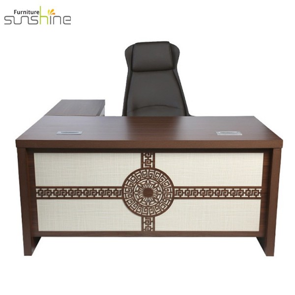 Escritorio de oficina de lujo Diseños tallados Última mesa de oficina de madera Mdf Ceo y escritorio de oficina de madera para gerente