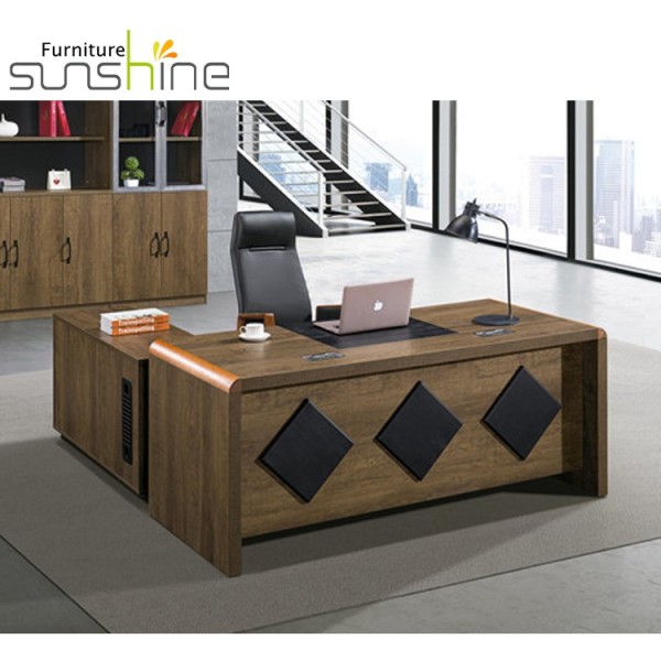 Mesa de oficina de gerente ejecutivo de gama alta en forma de L de madera con diseños tallados simples escritorio de jefe de gerente