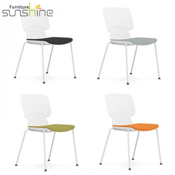 Les tables en plastique de loisirs modernes préside les chaises de conférence de bureau de mobilier de bureau commercial normal