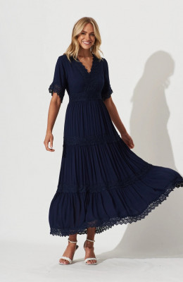 Robe longue Mona avec bordure en dentelle