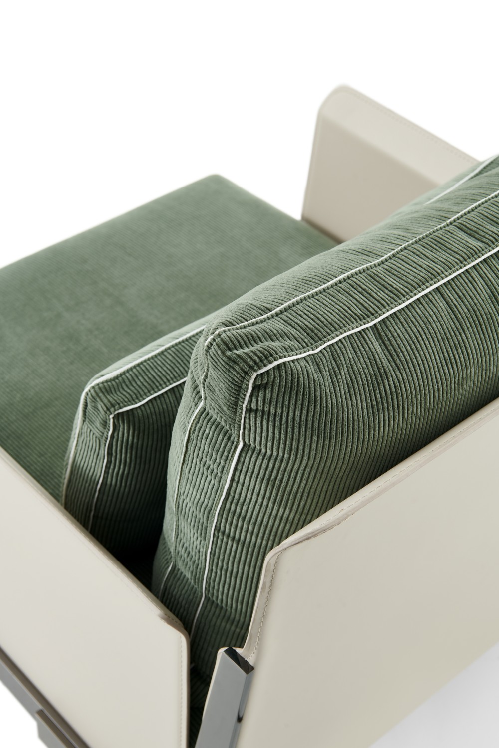 LV160 Armchair