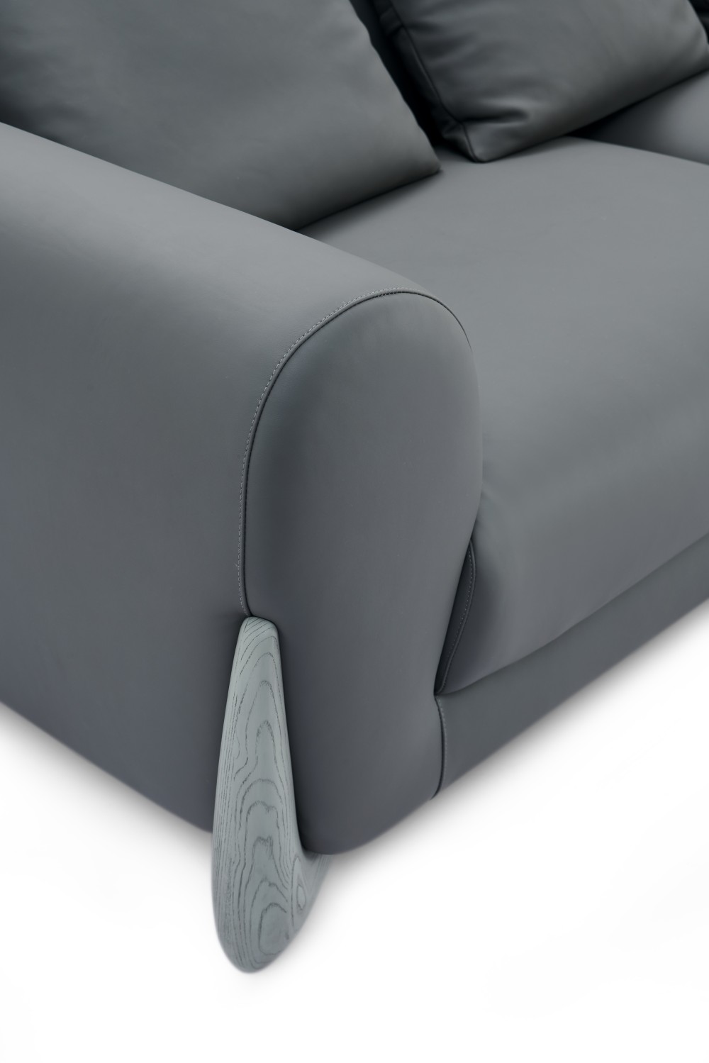 LL131 Sofa