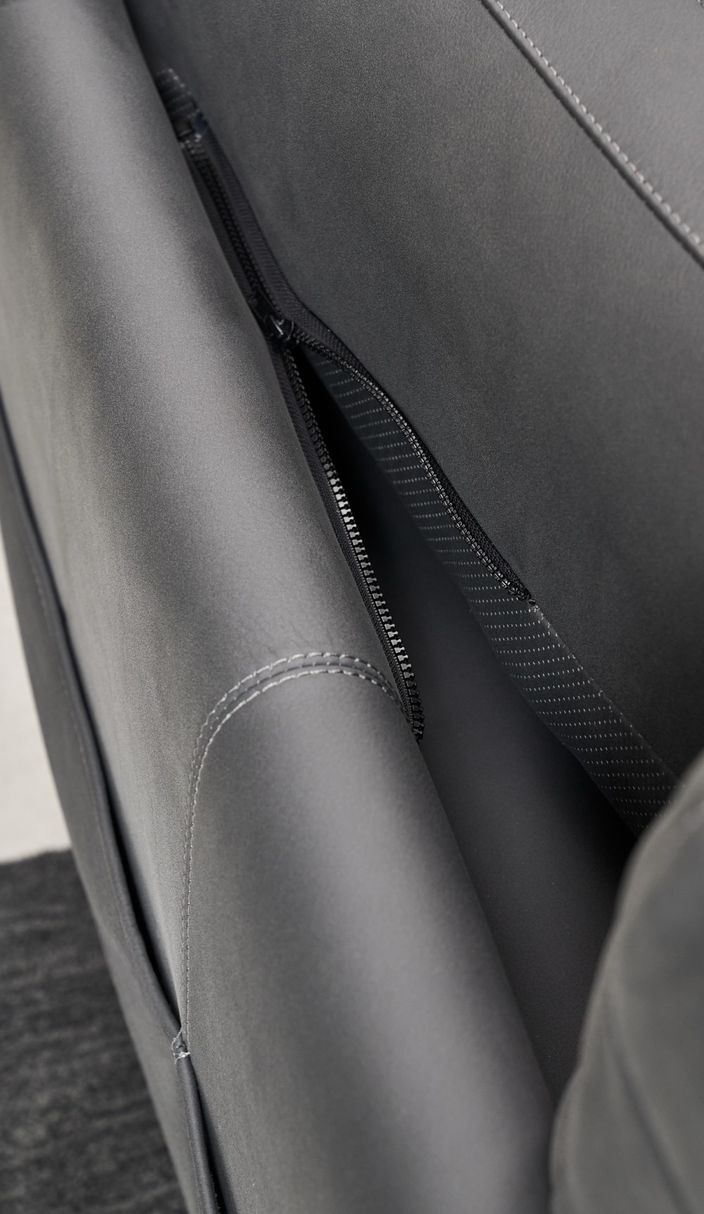 LL146 Sofa