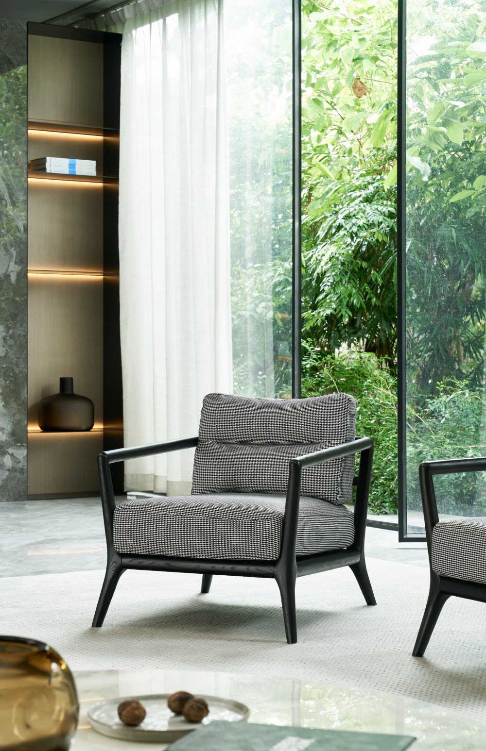 LV81 Armchair