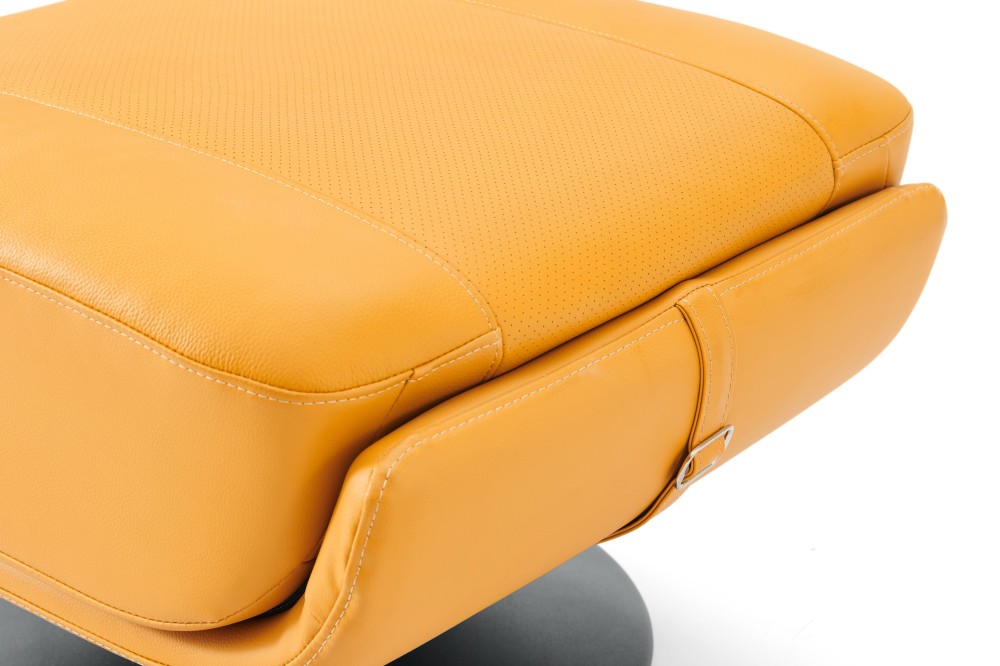 LV102 Armchair