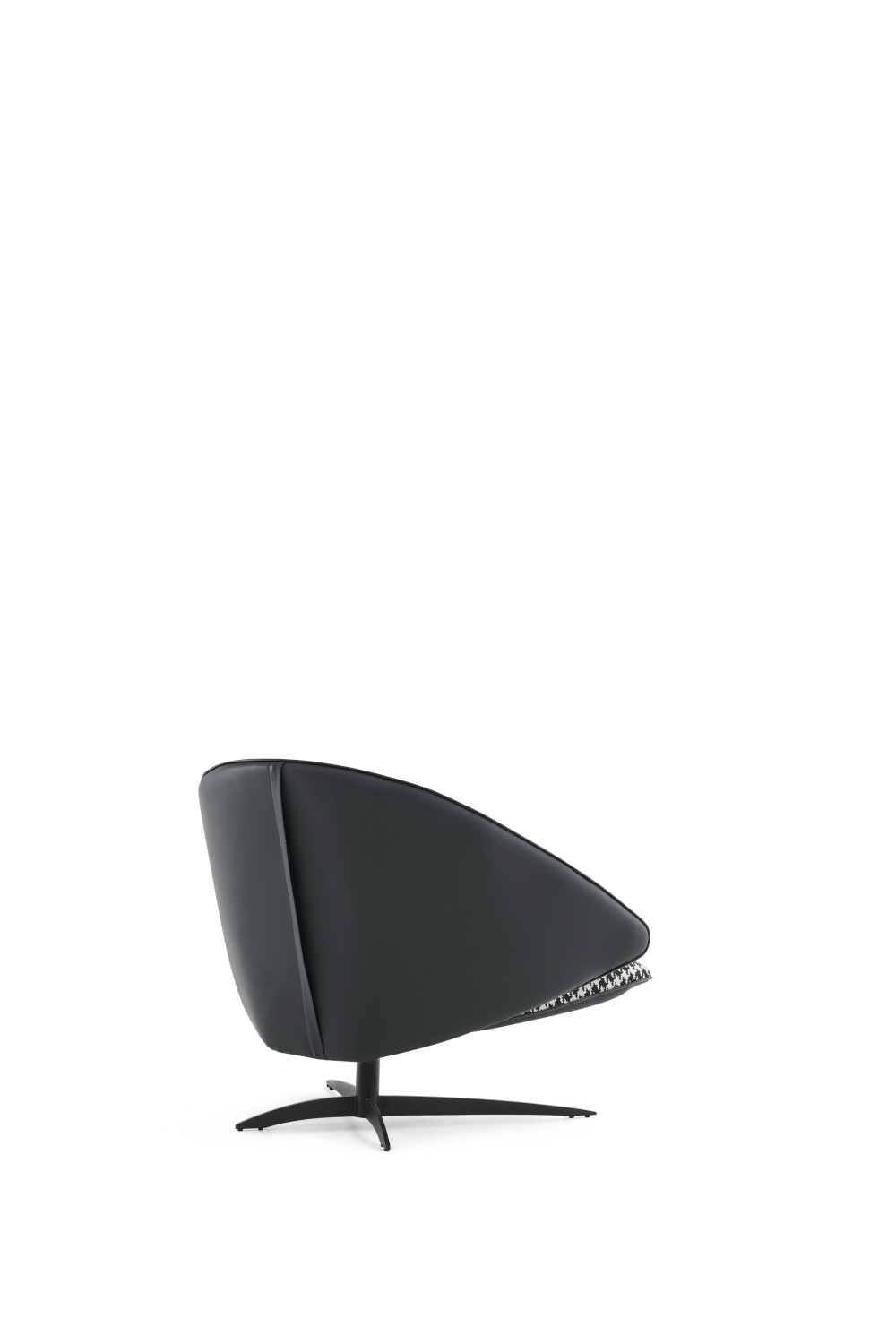 LV108 Armchair