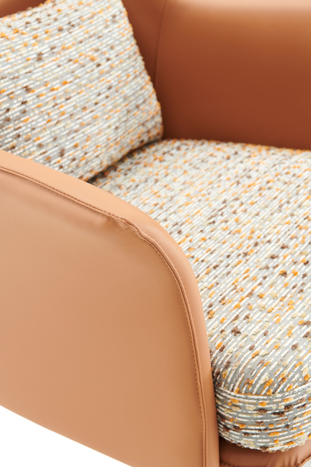 LV118 Armchair