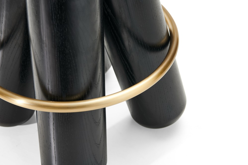 LV128 Armchair