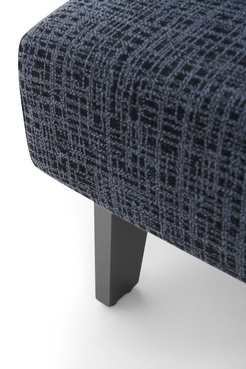 LV135 Armchair