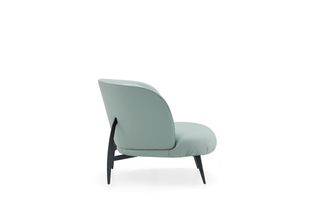 LV153 Armchair