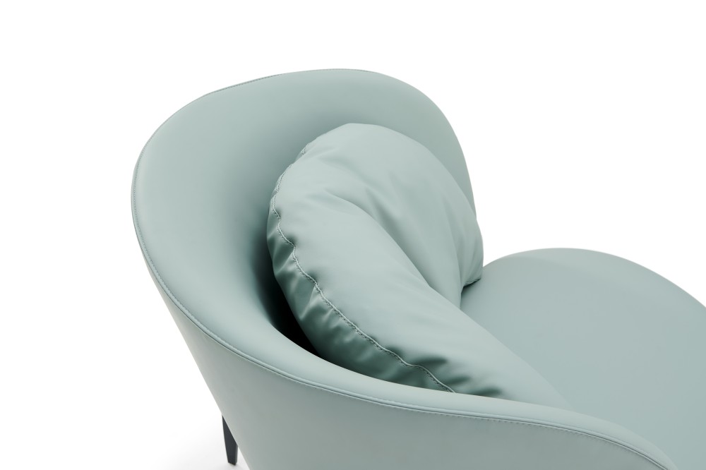 LV153 Armchair
