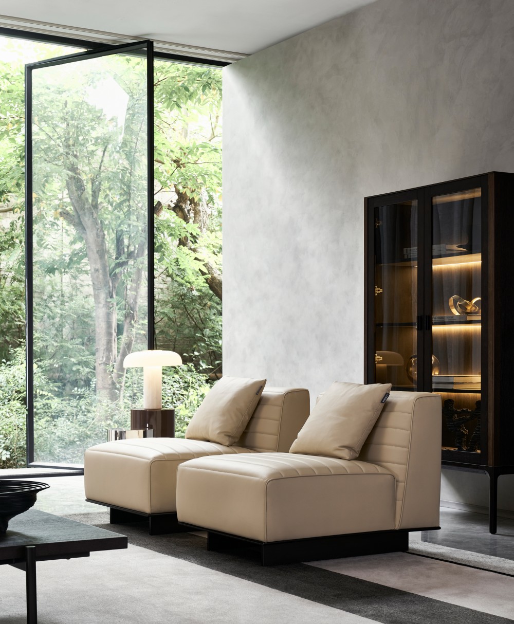 LV158 Armchair