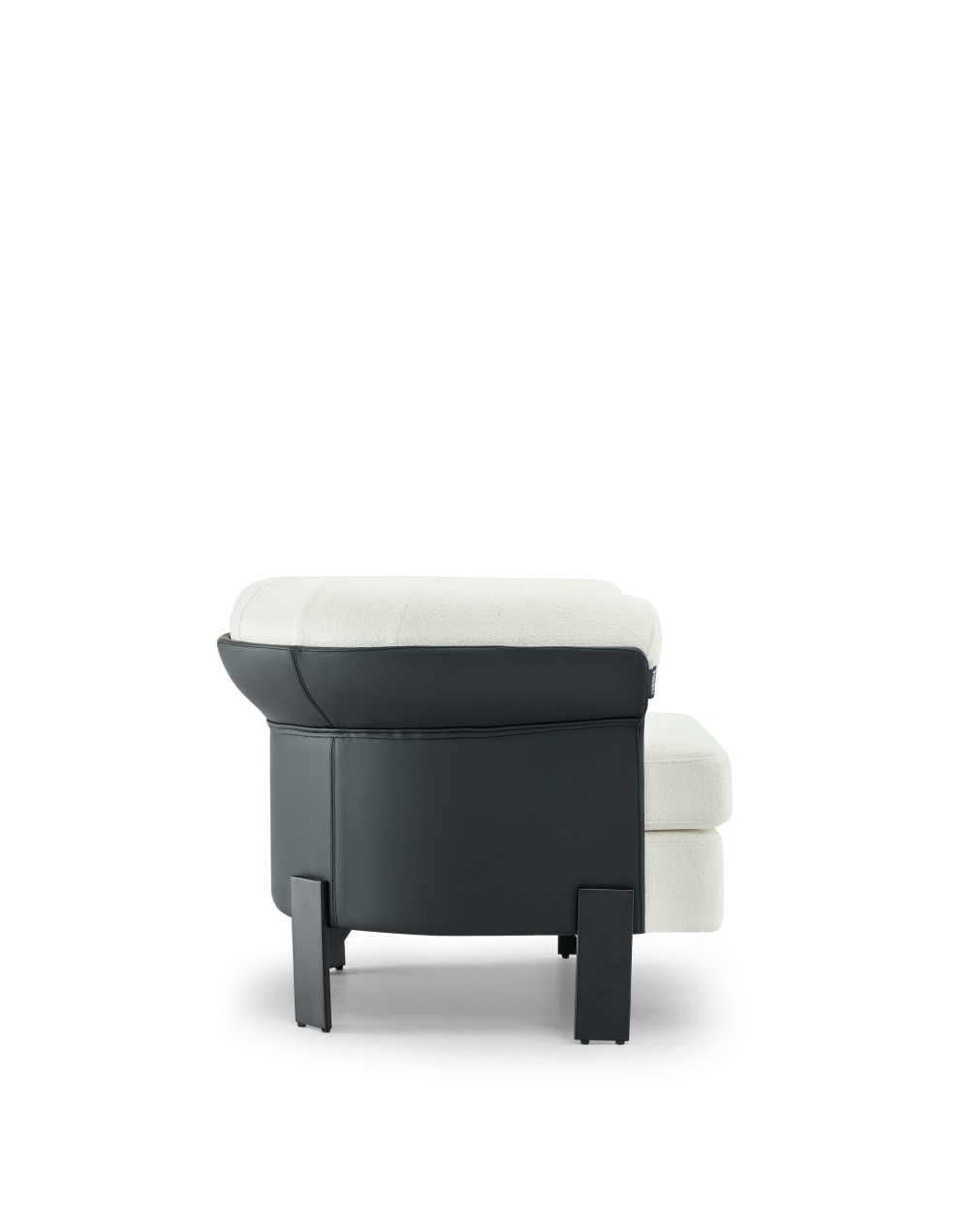 LY39 Armchair