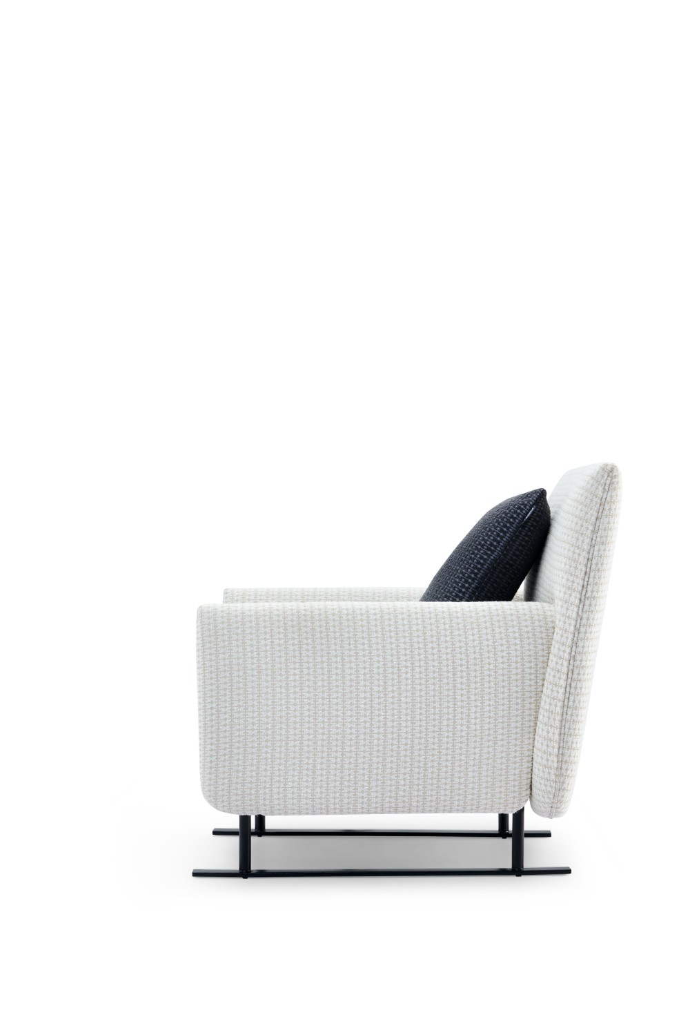 LY32 Armchair