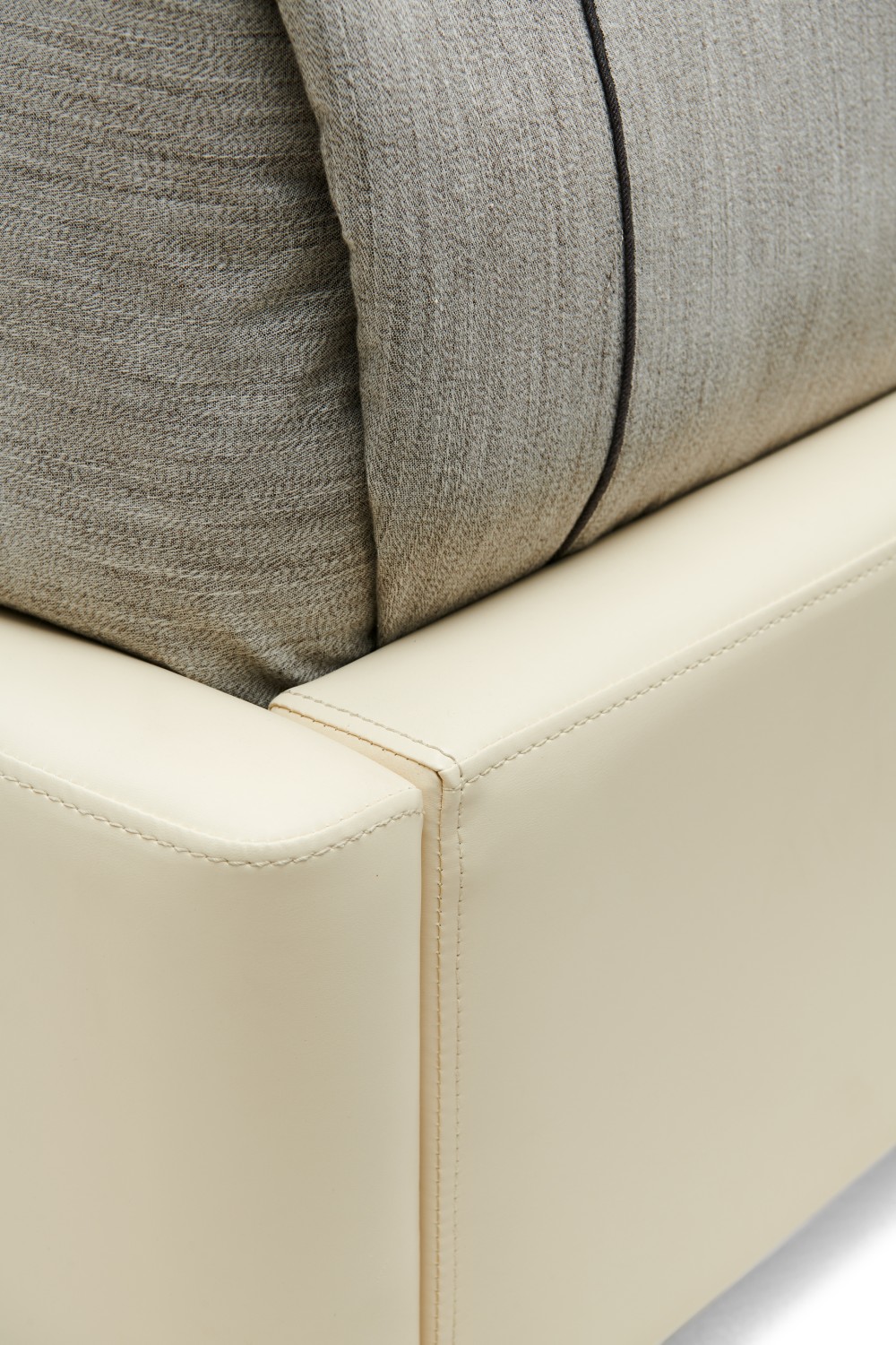 LC586 Soft bed