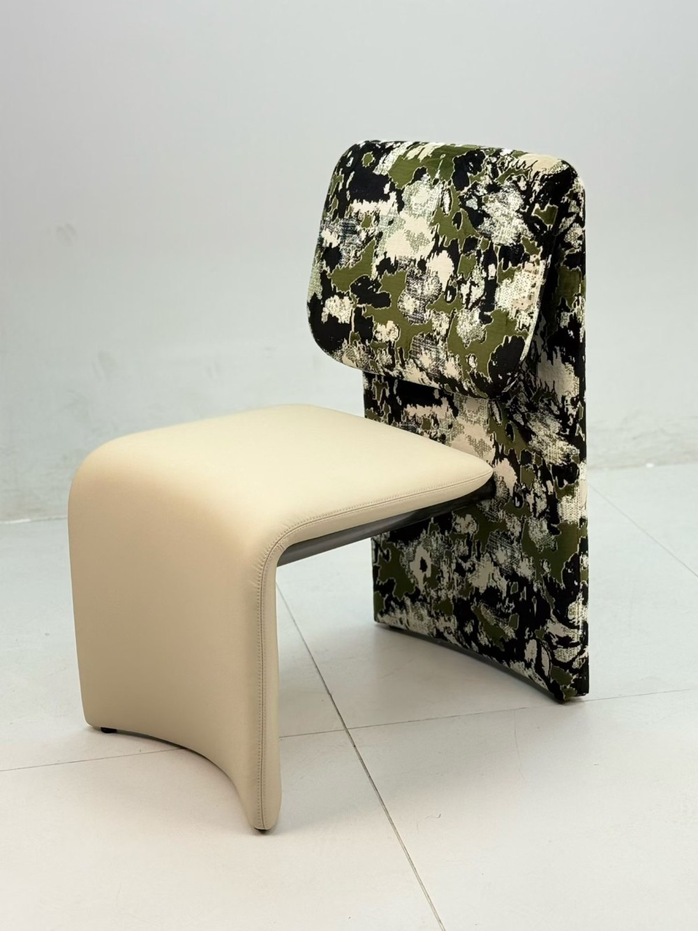 LFMG82 Chair