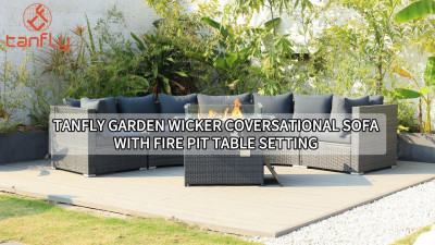 Tanfly Garden Wicker Coversational Sofa med Fire Pit Borddækning
