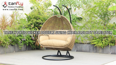 Chaise pivotante double en osier pour patio Tanfly Article de vente en vogue d'Aldi